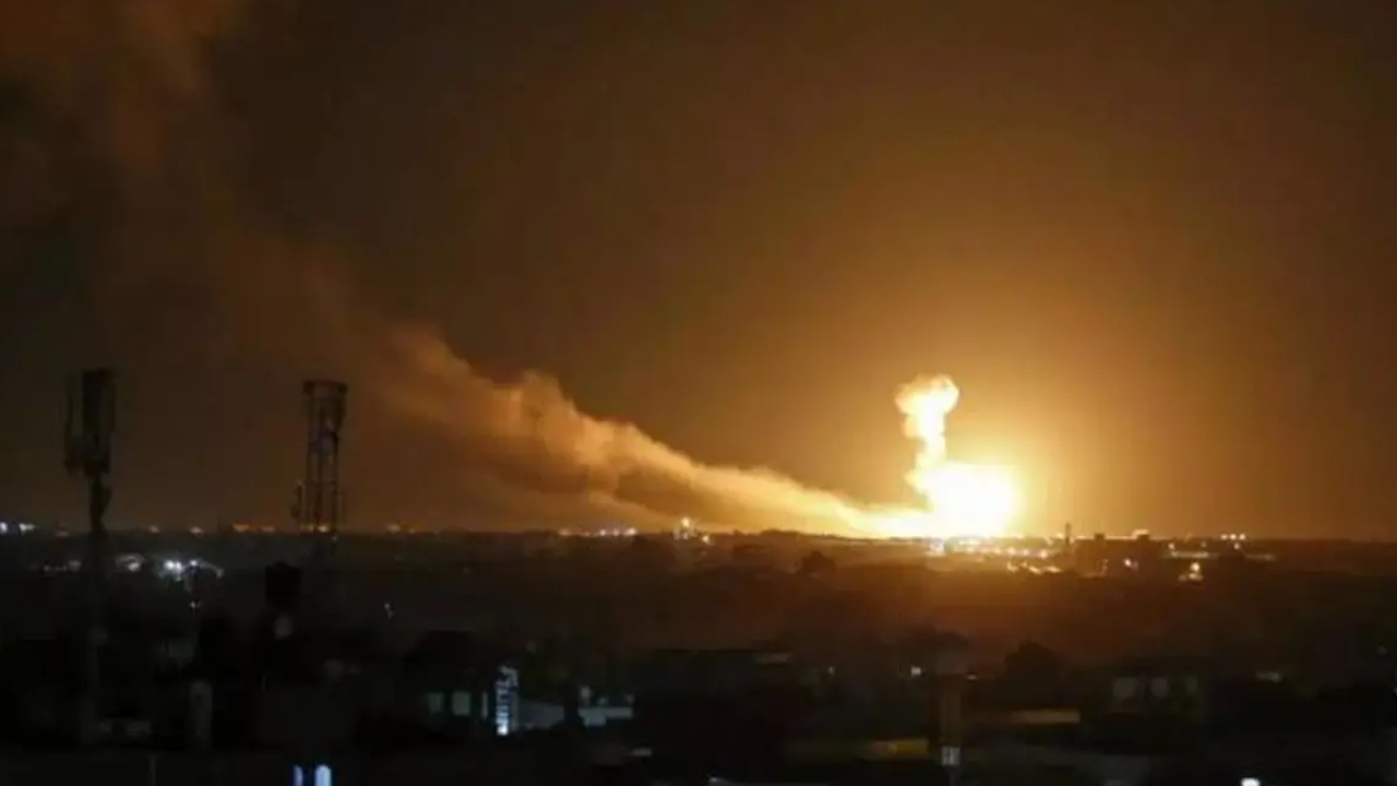 İsrail Şam havaalanına saldırdı, beş asker öldü
