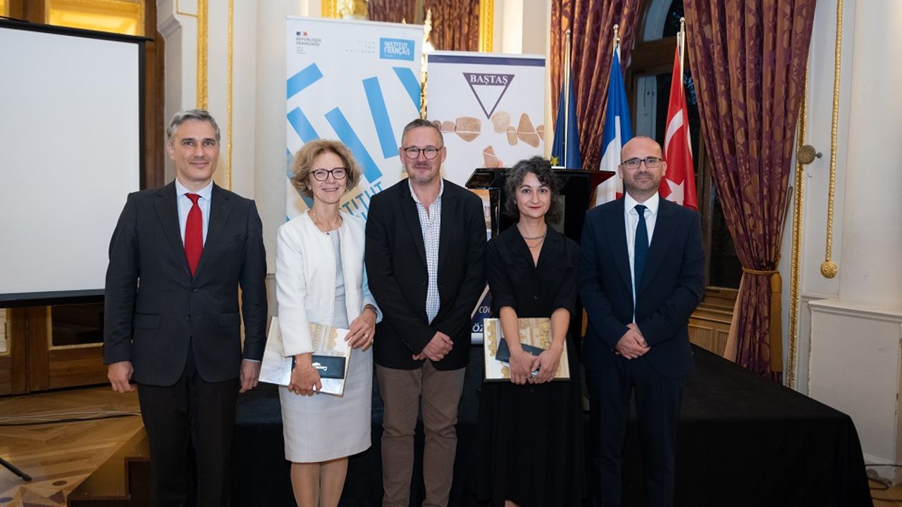 Institut français 2022 Fransızca Çeviri Ödülü Zuhal Karagöz’e verildi