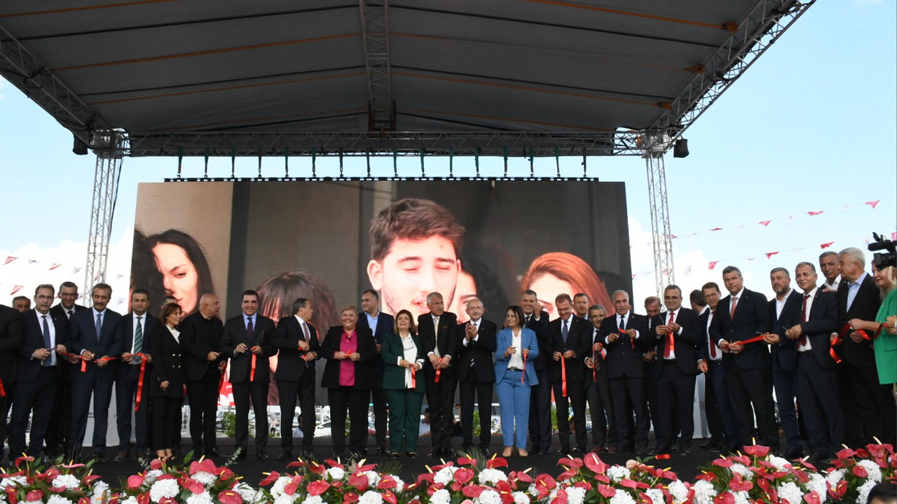 Kılıçdaroğlu Adana'da, Karalar İle Görkemli Açılışı Gerçekleştirdi