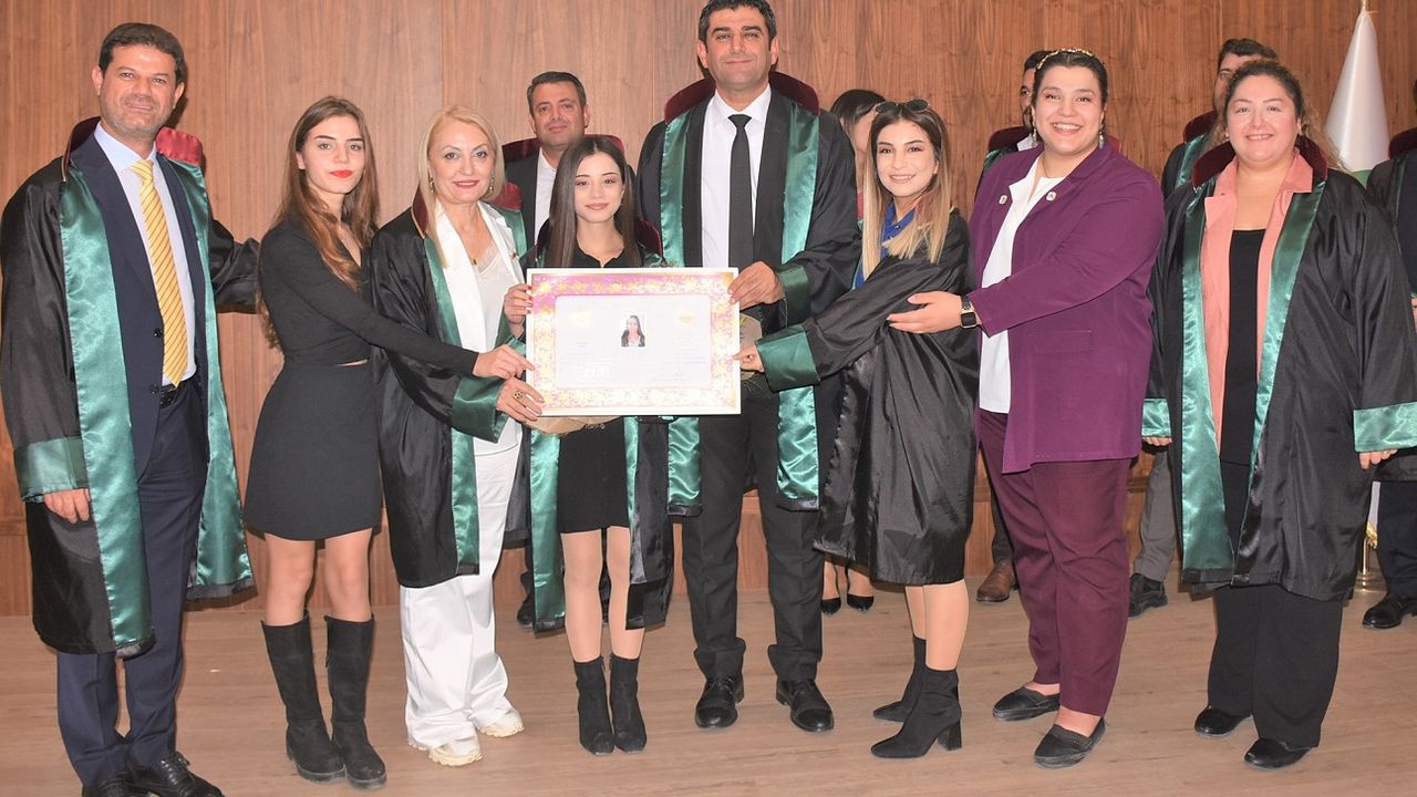 Adana Barosu’nda 18 avukat törenle mesleğe adım attılar