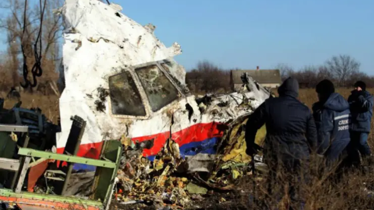 Hollanda mahkemesi üç MH17 zanlısını mahkum etti, birini beraat ettirdi