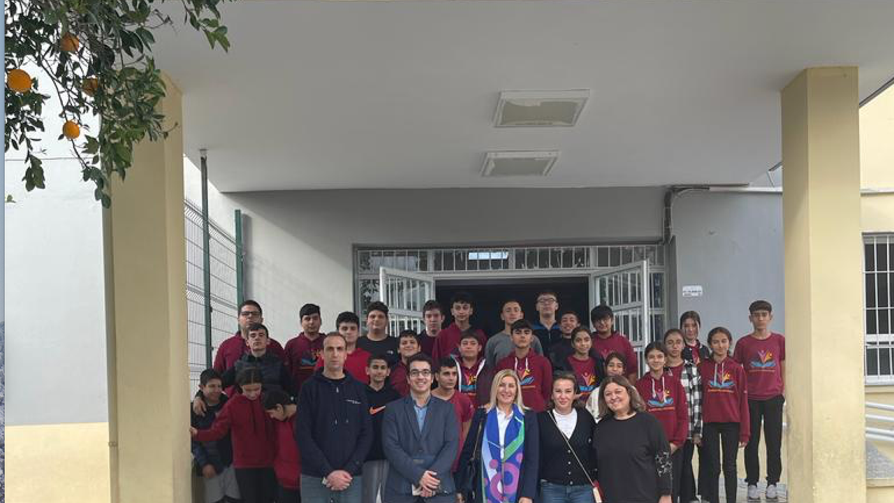 Adana 5 Ocak Rotary Kulübü; Karşıyaka Ortaokulu’nda madde bağımlılığı konusunda seminer verdi
