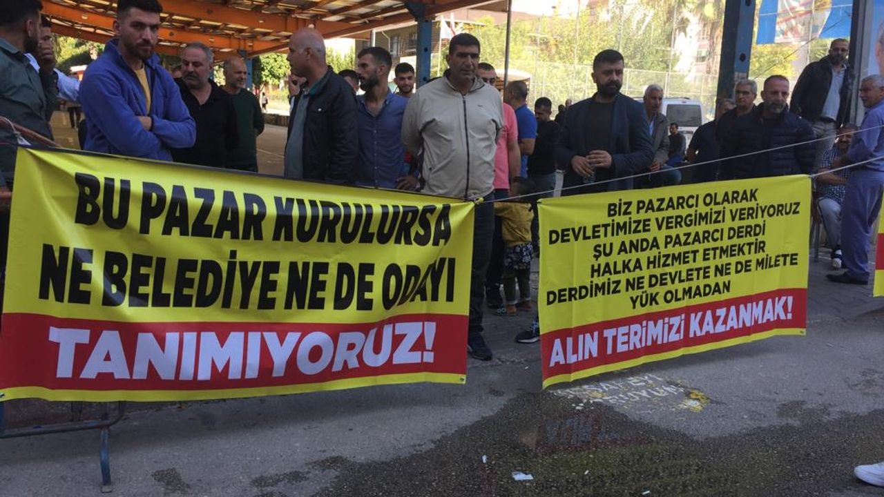 Adana'nın Çukurova İlçesinde Pazarcı Esnafı İş Bıraktı