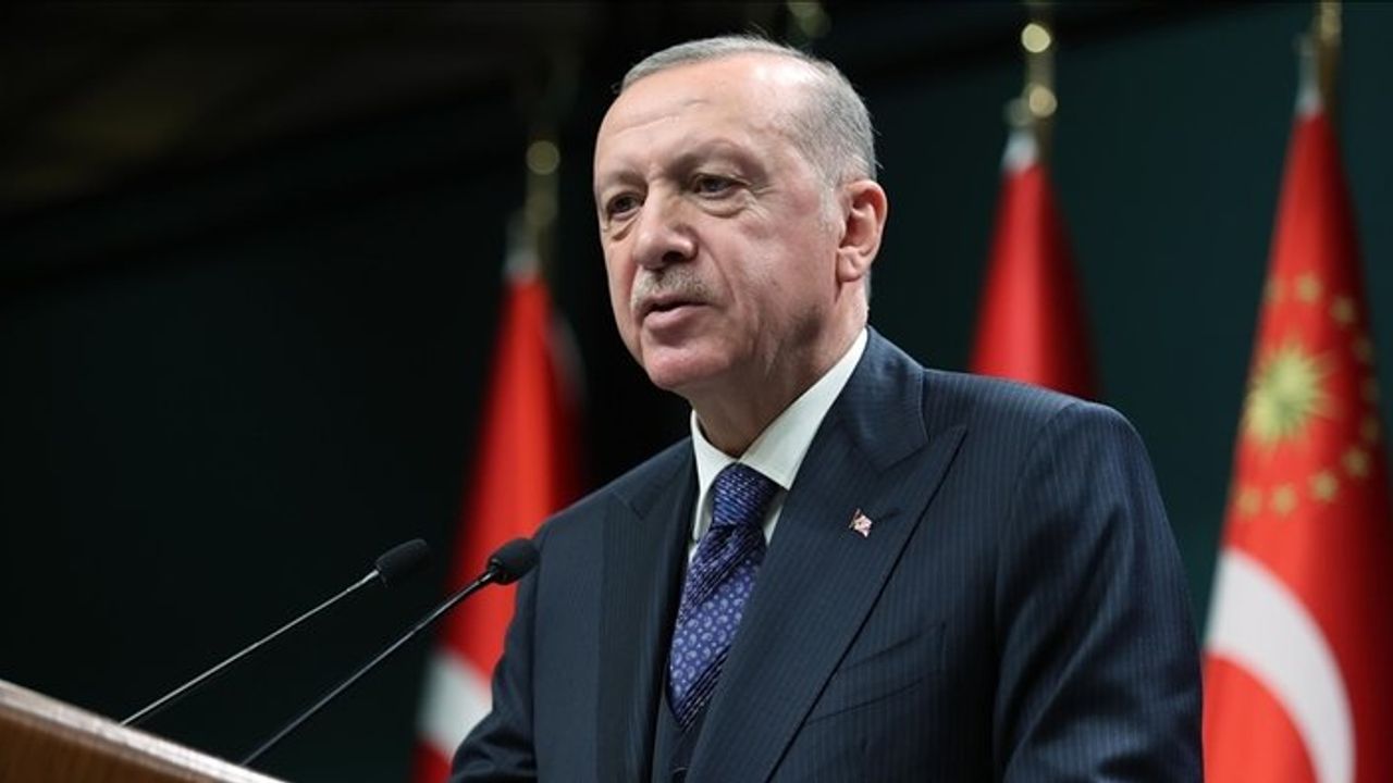 Erdoğan, "Deprem sonrası başlatılan çalışmaları koordine ediyoruz" açıklamasında bulundu.