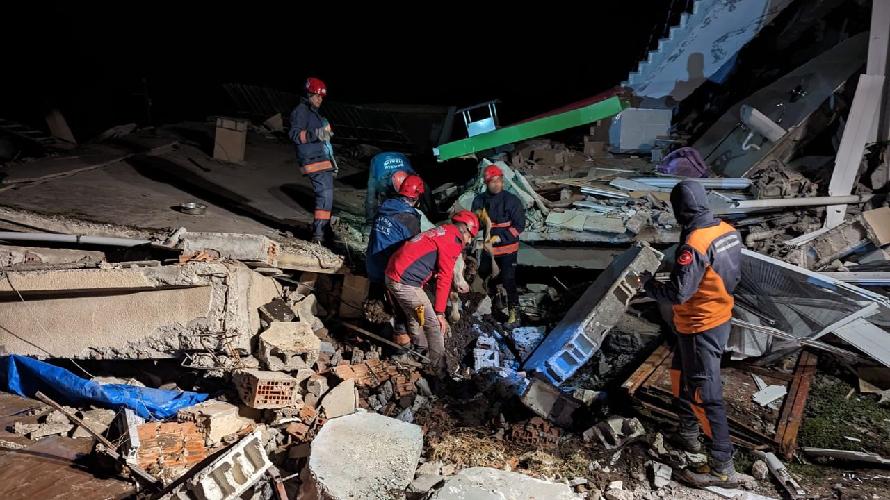 Depremde Yaşamlar Sönmeye Devam Ediyor: 17 bin 406 Yurttaşımızı Kaybettik