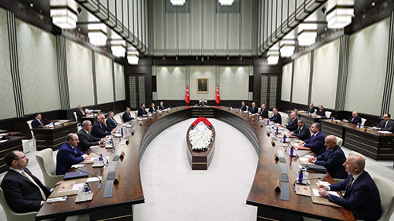 Cumhurbaşkanlığı Kabinesi, Erdoğan’ın başkanlığında Cumhurbaşkanlığı Külliyesinde toplandı.