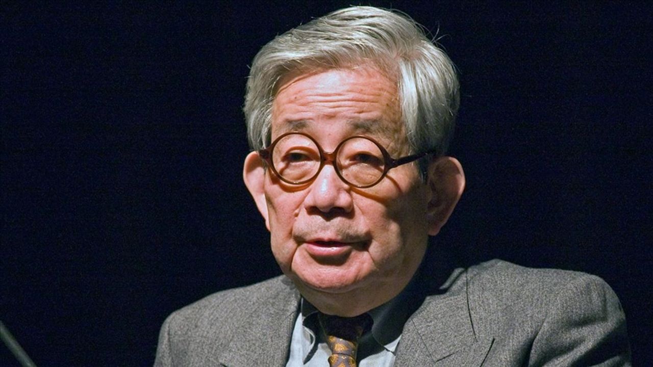 Nobel ödüllü Japon yazar Kenzaburo Oe 88 yaşında öldü.