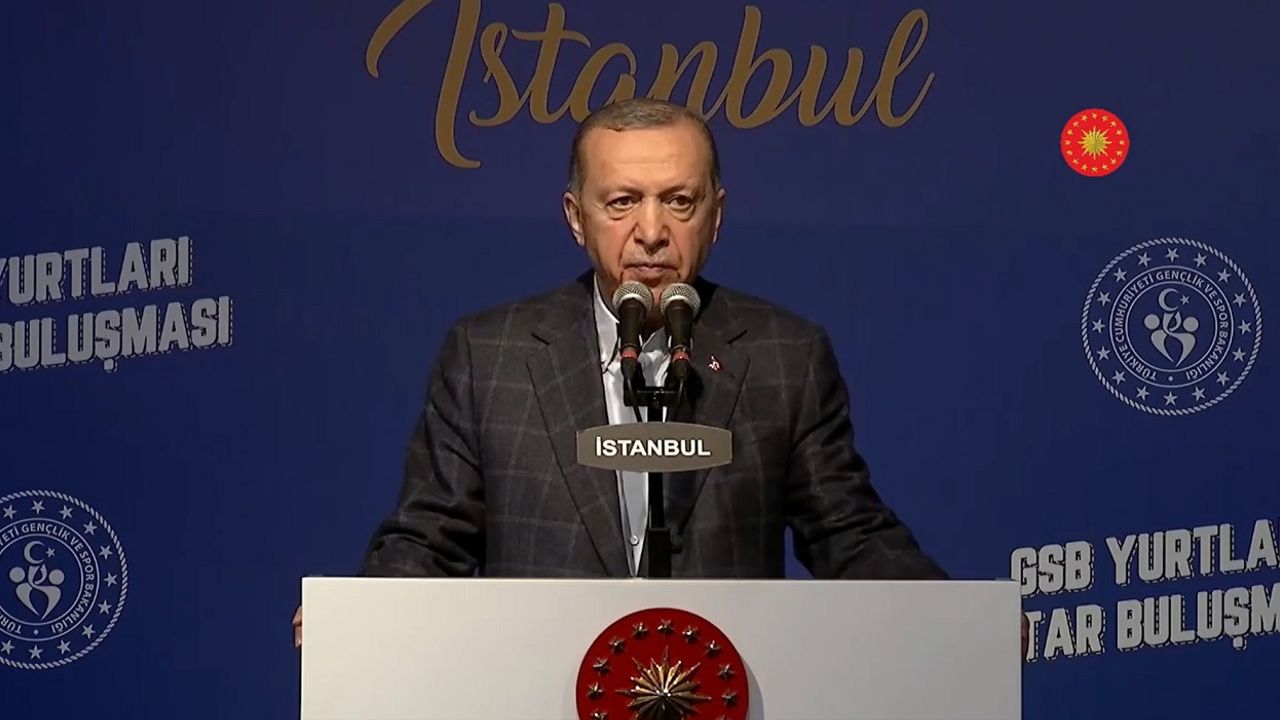Cumhurbaşkanı Erdoğan, Büyükçekmece Öğrenci Yurdunda Depremzedelerle Birlikte İftar Açtı