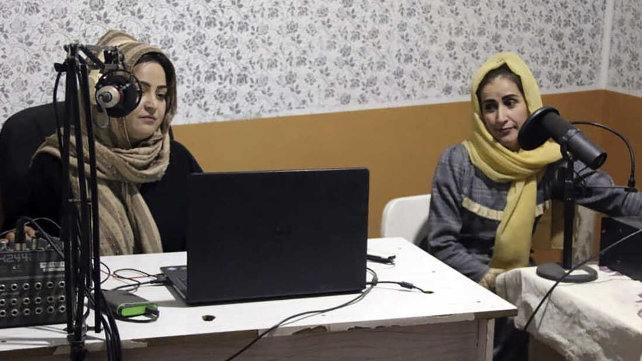 Taliban, Afgan kadınların işlettiği radyo istasyonunu 'müzik çaldığı' gerekçesiyle kapattı