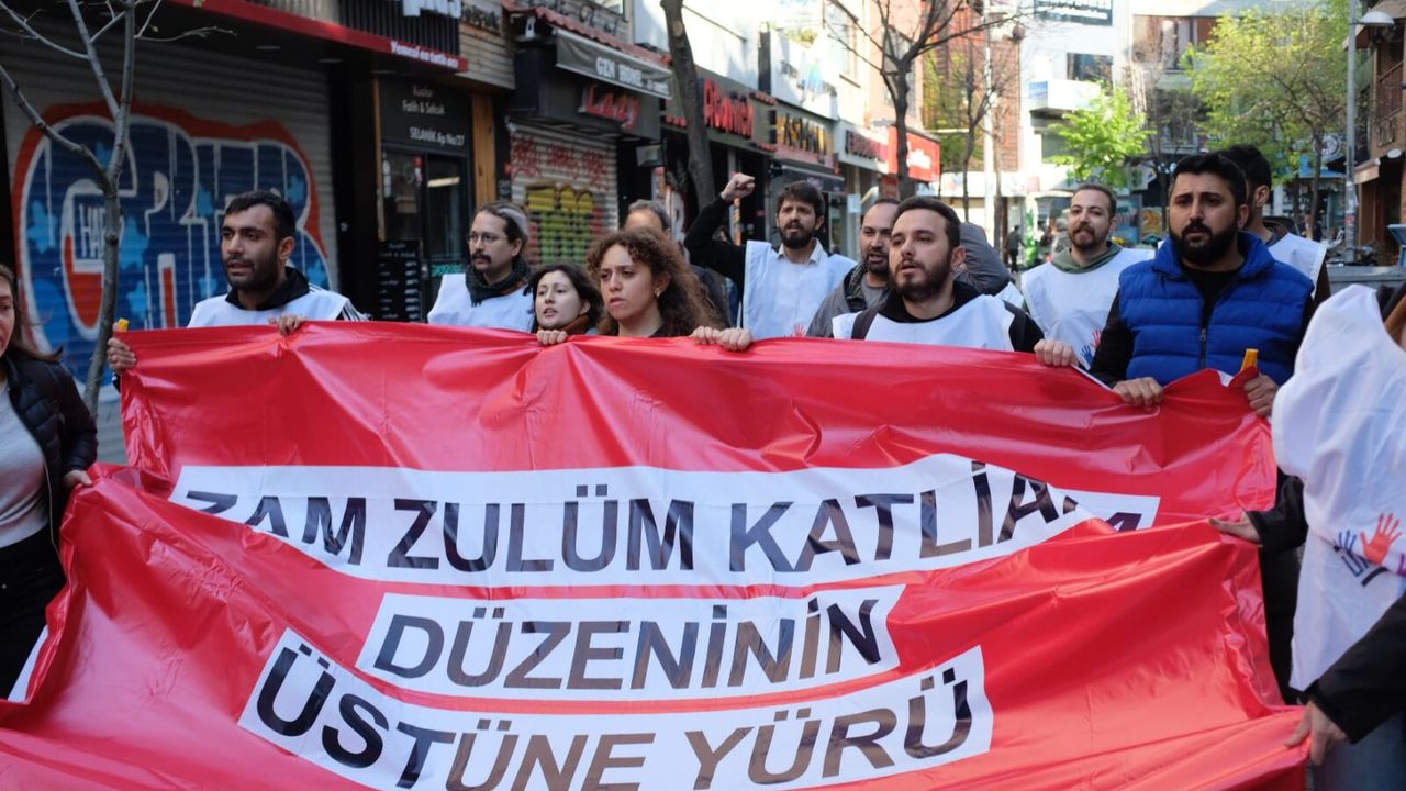 Umut-Sen üyeleri Beşiktaş'tan Taksim'e yürürken gözaltına alındı