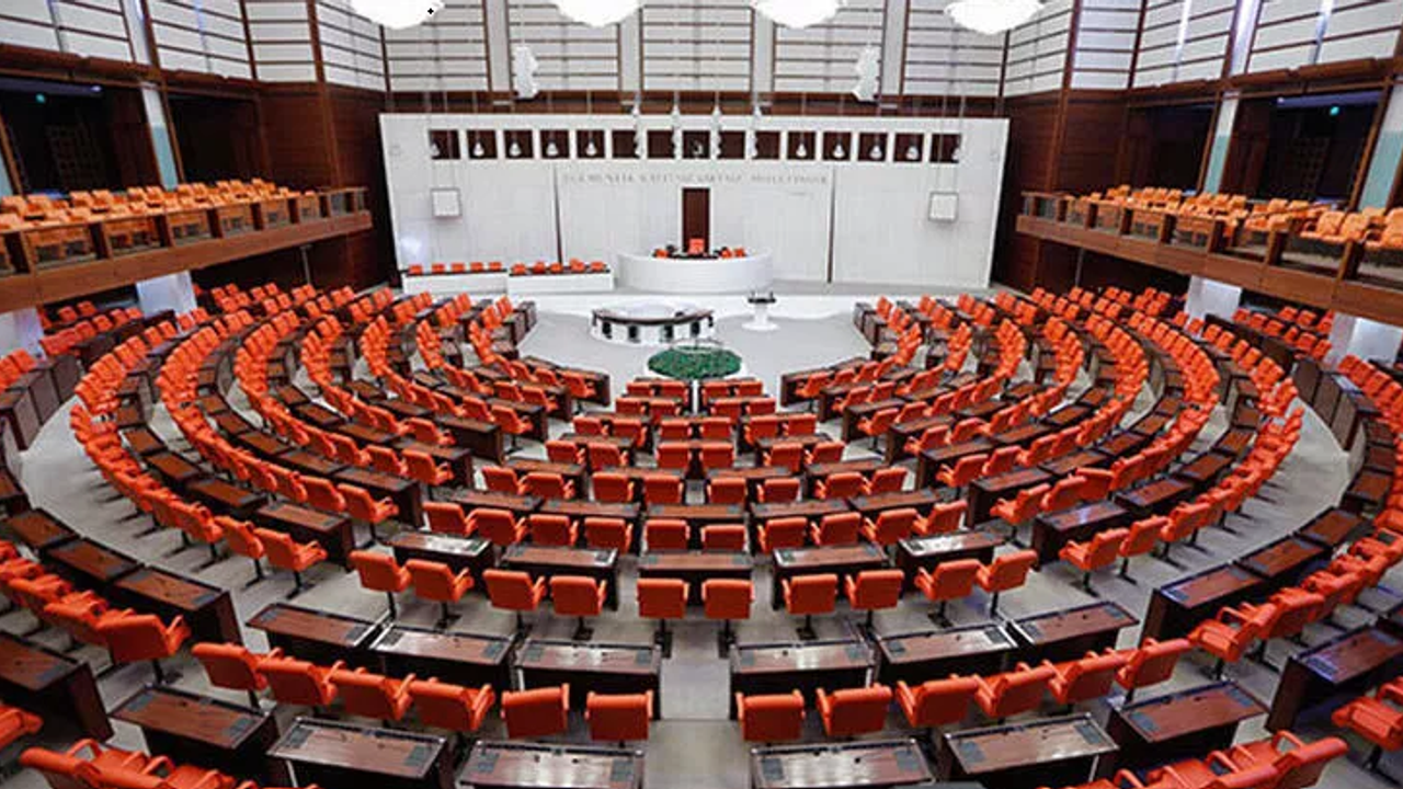 28. Dönem Milletvekili Genel Seçimi: AKP 266, CHP 168, YSP 62 Milletvekili Çıkardı