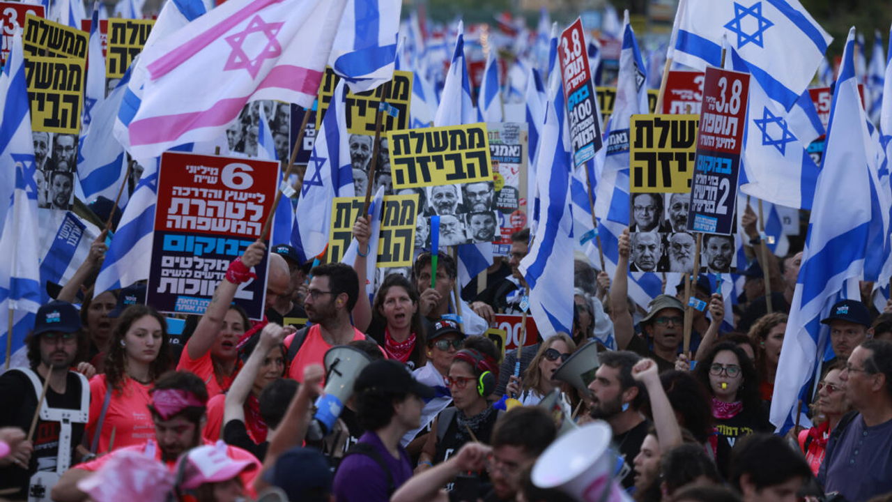Binlerce İsrailli, devlet bütçesinde ultra-Ortodoks Yahudilere fon tahsis edilmesini protesto etti