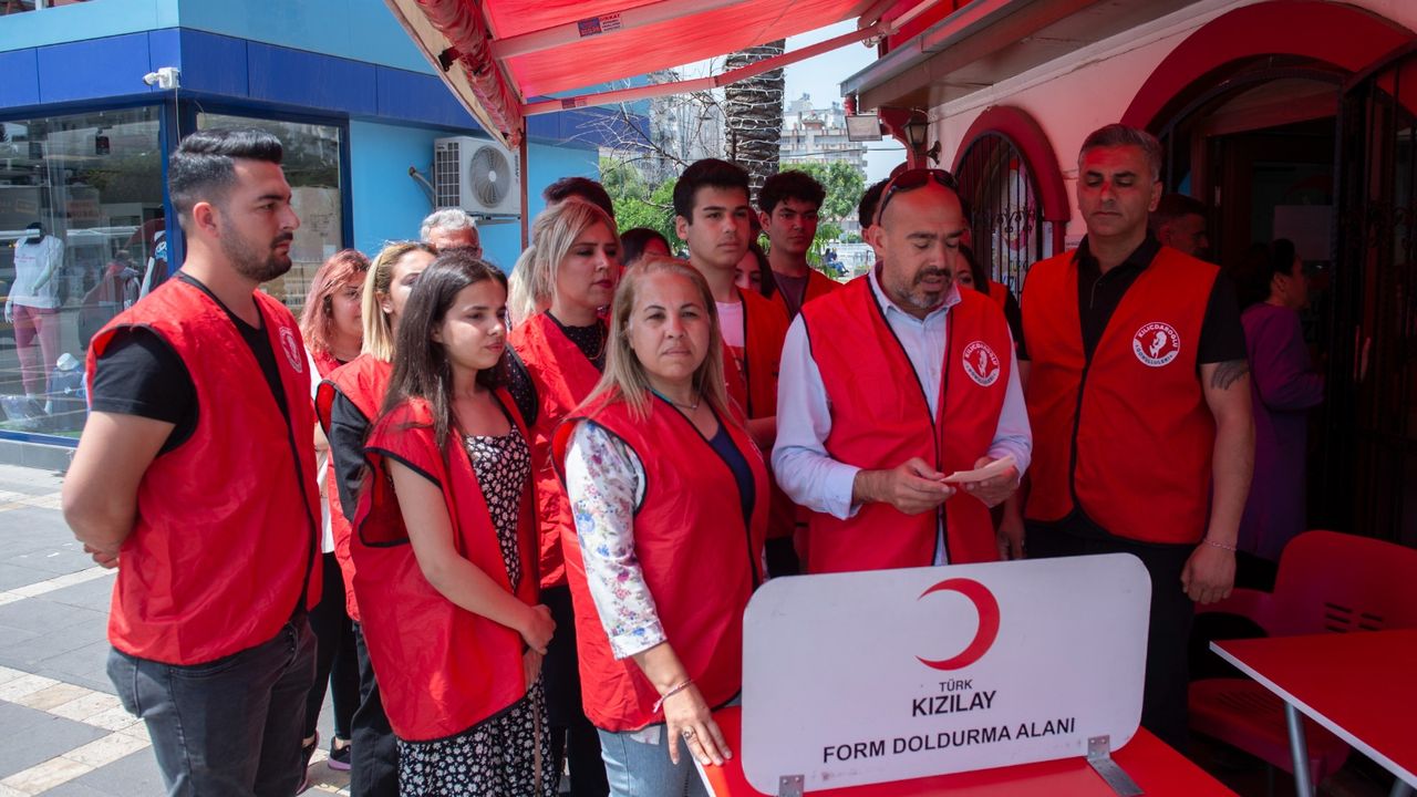 Kılıçdaroğlu Gönüllüleri’nden   Kızılay’a kan bağışı
