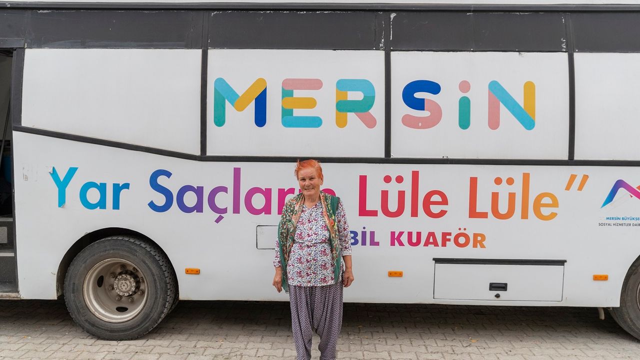 Mersin Büyükşehir’in Mobil Kuaför Hizmeti Kurban Bayramı’nda da Yollarda