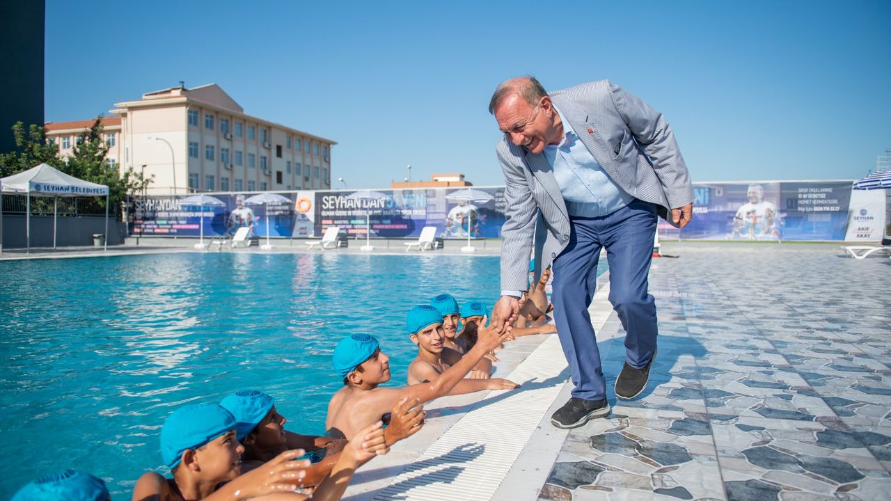 Başkan Akay, “ Spor denilince akla gelen ilk branşlar arasında yüzme gelir ”