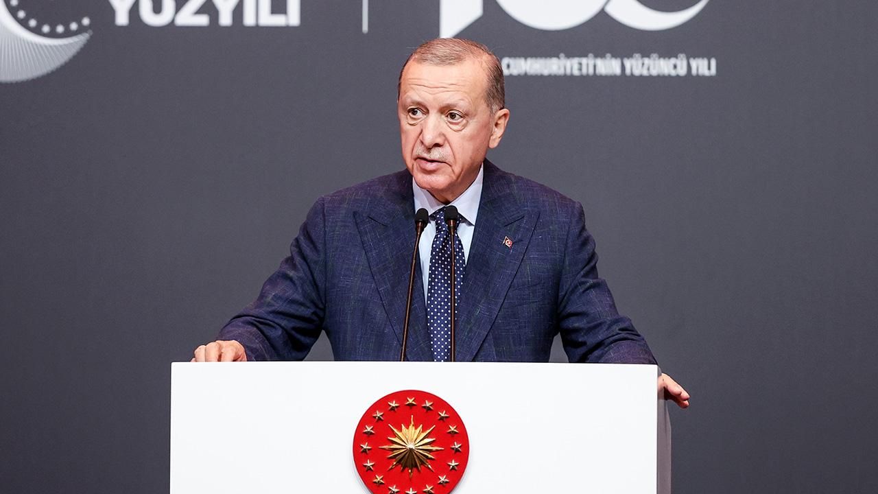 Erdoğan, "Son zamanlarda ülkemizin deprem haritasındaki belirli fay hatları dışında depremler meydana geldi.