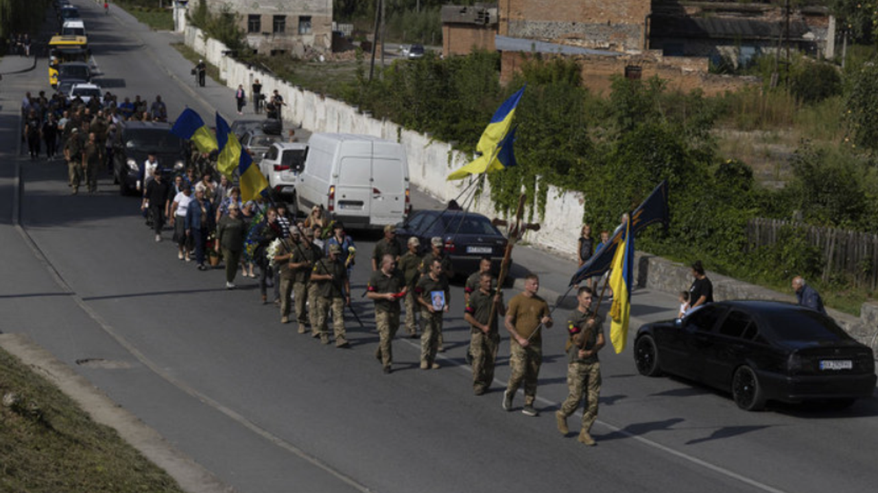 Ukrayna askerleri Bakhmut'un güneyindeki Andriivka köyünü geri aldı