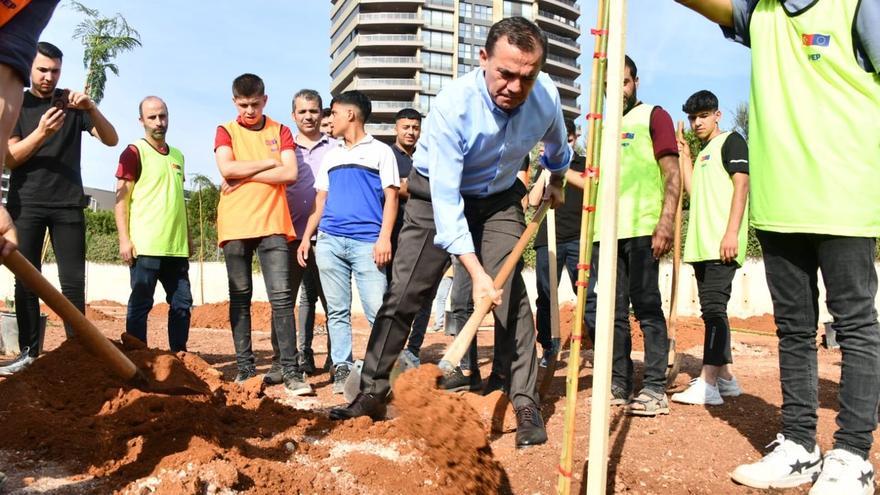 Yenişehir Belediyesi kente yeşil alanlar kazandırmaya devam ediyor