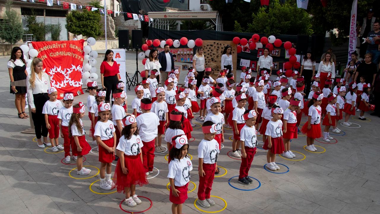 Mersin Büyükşehir’in Çocuk Gelişim Merkezlerinde 100. Yıl Coşkusu