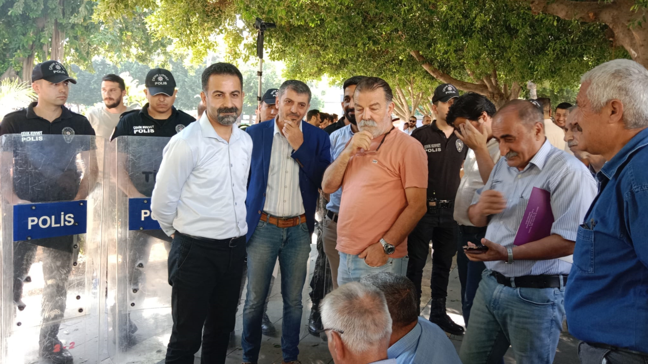 Adana'da, "Savaşa Hayır", "Rojava'da, Filistin'de Yaşanan Bir İnsanlık Dramıdır" Açıklaması Polis Tarafından Engellendi