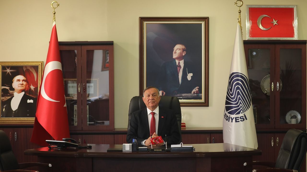 Başkan Akay; Büyük Önderimiz Atatürk’e çok şey borçluyuz