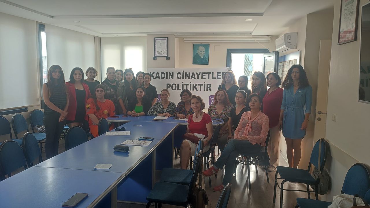 Adana Kadın Platformu; Yarattığınız Karanlıkta En Fazla da Kadınları Boğdunuz!