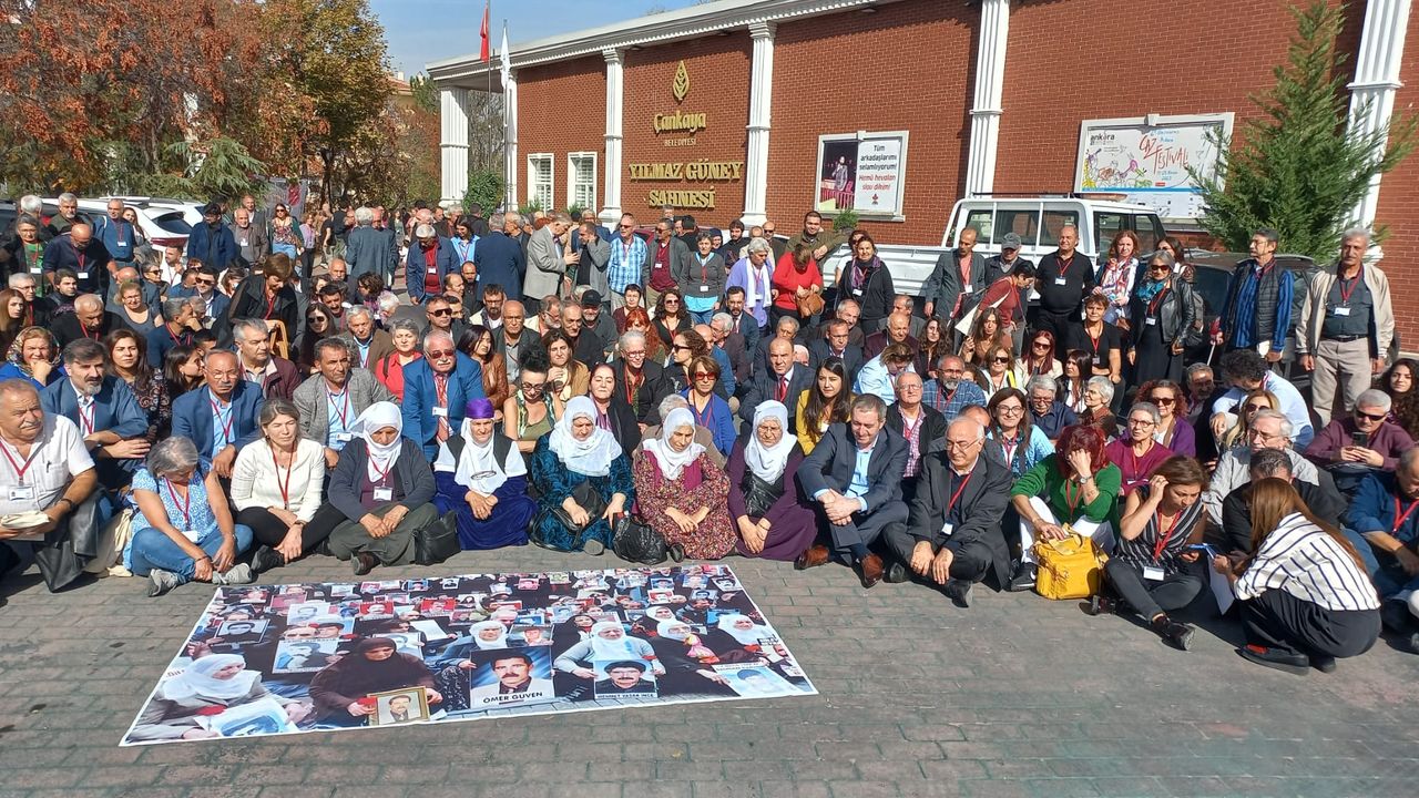 Cumartesi Anneleri 971. Hafta Ankara'dan da Seslendi: Dargeçit Kayıpları için Adalet İstemekten Vazgeçmeyeceğiz.