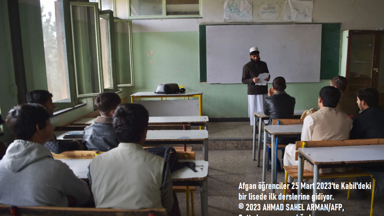 Afganistan'da ki Eğitim Politikaları Kız Çocuklarına Olduğu Kadar Erkek Çocuklarına da Zarar Veriyor