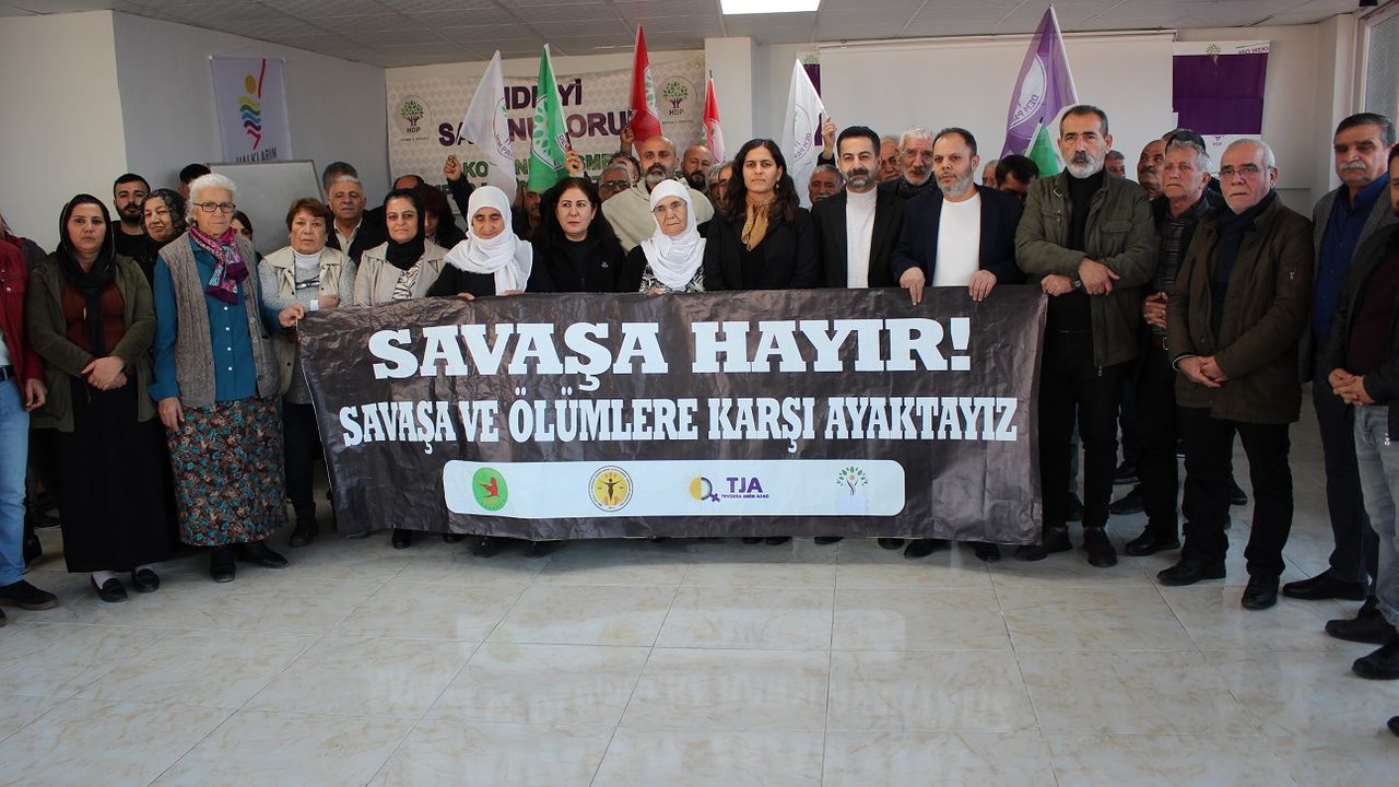 DEM Parti Adana İl Örgütü; Demokratik aydınlık bir Türkiye için savaş politikalarından vazgeçin.