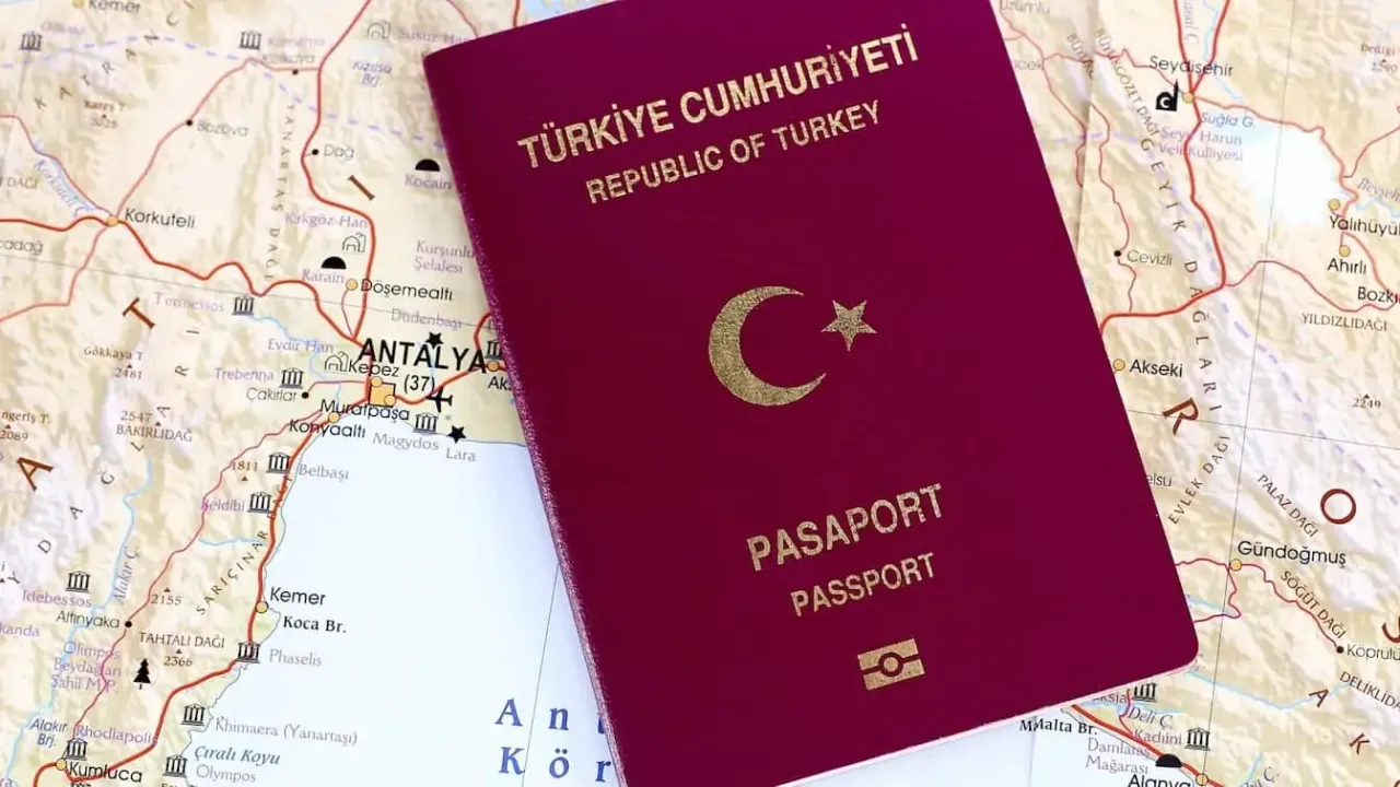 İtalyan gazeteci: "Tüm dünyadaki vatandaşlık satışlarının yarısından fazlası Türkiye'den"