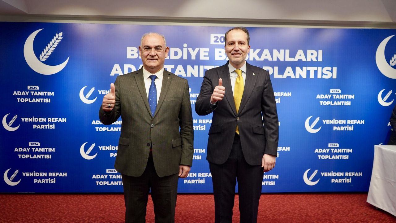 Yeniden Refah Partisi lideri Erbakan, İstanbul, Ankara ve İzmir’de aday çıkarma kararı aldıklarını açıkladı.
