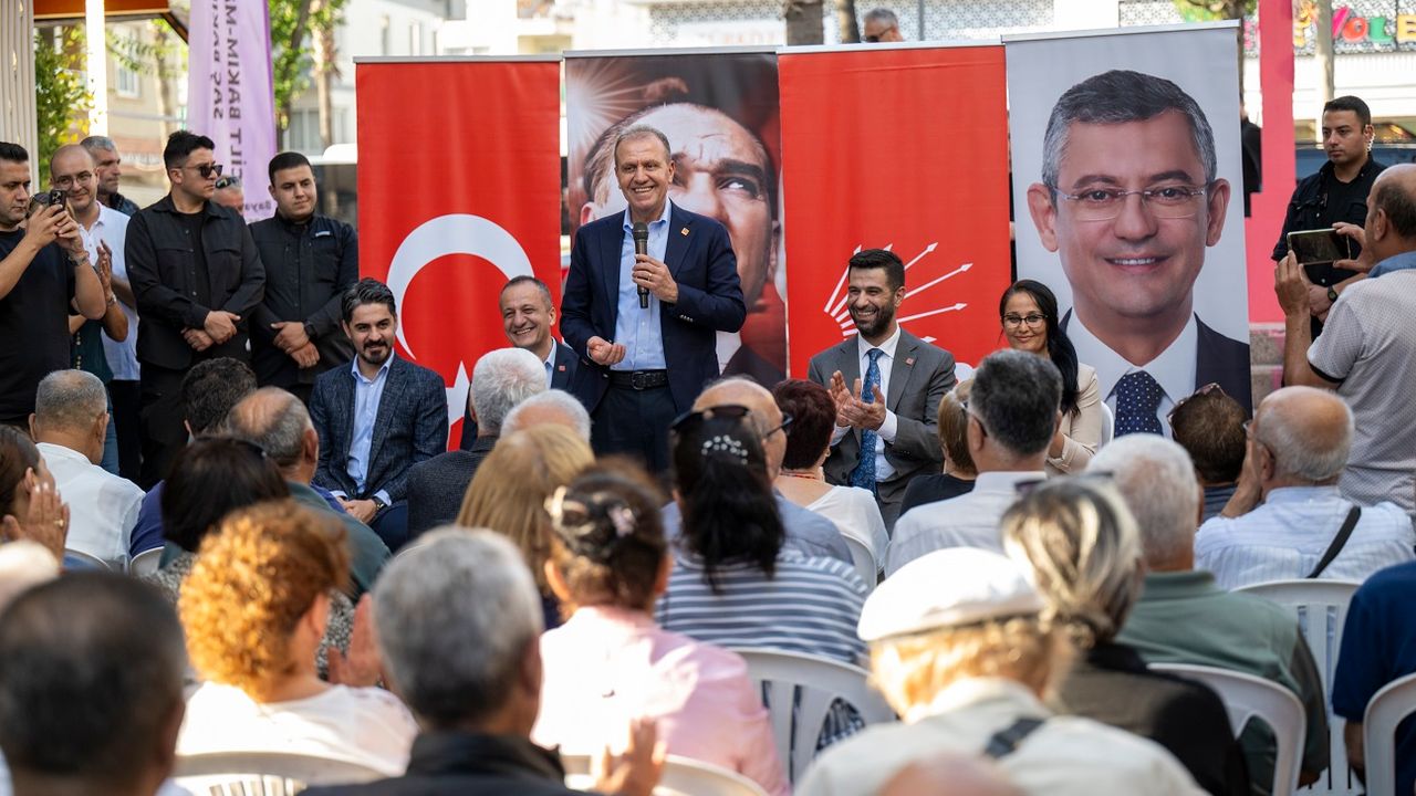 Başkan Vahap Seçer, CHP Akdeniz ve Yenişehir İlçe Başkanlıklarını ziyaret etti