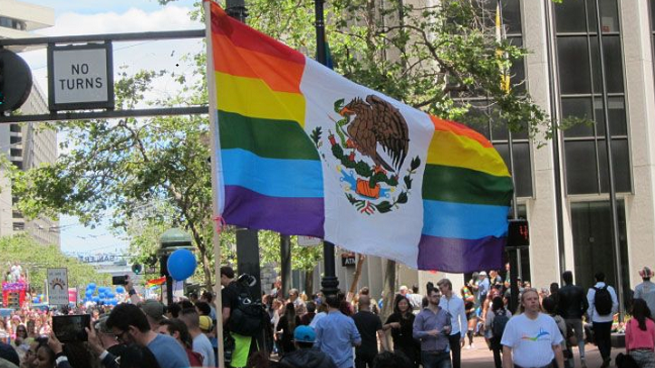 Meksika şiddet için sığınma talebinde bulunan LGBT + çifti sınır dışı etti