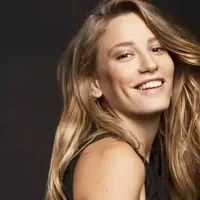 Serenay Sarıkaya