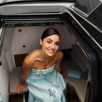 Hande Erçel Kimdir?