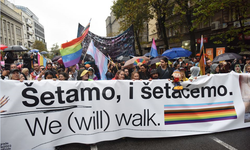 Avrupa LGBTQ Yürüyüşünde Polis, LGBTQ karşıtlarıyla çatıştı