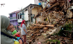Endonezya depreminde ölü sayısı 268'e yükseldi; 151 hala kayıp