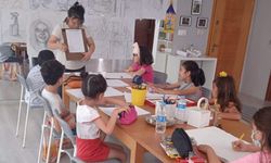 Ressam Anne Hız Kesmeden Gelişmeye ve Geliştirmeye Devam Ediyor