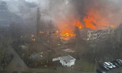 Ukrayna içişleri bakanı, Kiev dışında düşen helikopterde 18 kişi öldü
