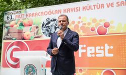 Başkan Seçer, 61. Mut Karacaoğlan Kayısı Kültür Ve Sanat Festivali'ne Katıldı