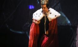 Shakespeare uyarlaması “Richard” üç ayrı oyunla seyirci karşısında