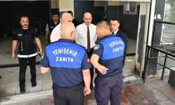 Yenişehir Belediyesi zabıtası iş yerinde 28 kaçak göçmen tespit etti
