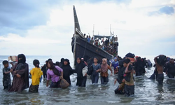 Rohingyalılar Cox's Bazar ve çevresindeki kamplarda artan vahşetten kaçtı