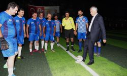 Başkan Zeydan Karalar, 2. Muhtarlar Futbol turnuvasının başlama vuruşunu yaptı