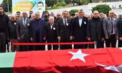Çukurova Belediyesi Zabıta Müdürü Kenan Özdemir için belediye bahçesinde tören düzenlendi.