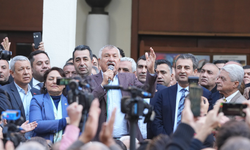 Zeydan Karalar, Bugün Büyükşehir Belediyesi Önünde Adana Halkıyla Buluşacak
