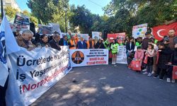 Adana'da Abidin Dino Parkında, "Taşeronlara ve Belediye Şirket İşçilerine Kadro" Talebiyle Eylem Yapıldı