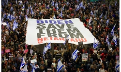 İsrailliler Tel Aviv'de Netanyahu hükümetini protesto etti