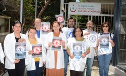 Adana'da Aile hekimliği çalışanları sekiz haftadır ‘Vergide Adalet İstiyoruz!’ diye haykırıyor
