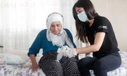 Çukurova Belediyesi, Yaşlıların Yaşam Kalitesini Artırmak İçin Köylere Fizik Tedavi Hizmeti Taşıyor